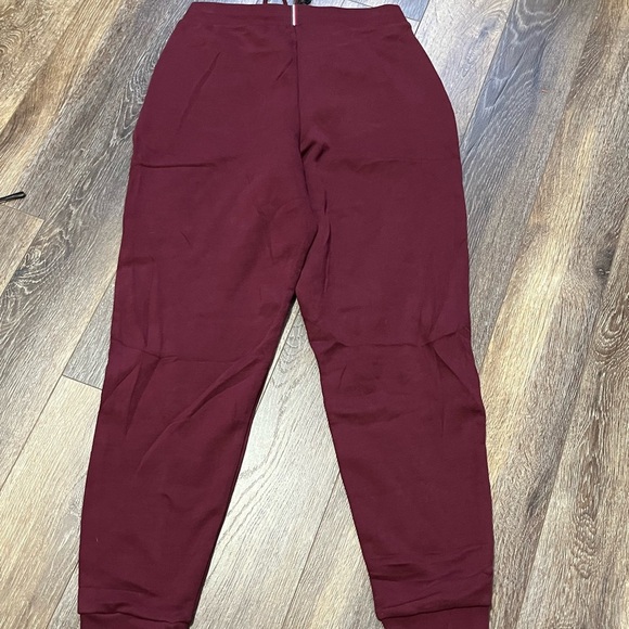 Tommy Hilfiger Drawstring Cord Solid Joggers (S) - Picture 11 of 14